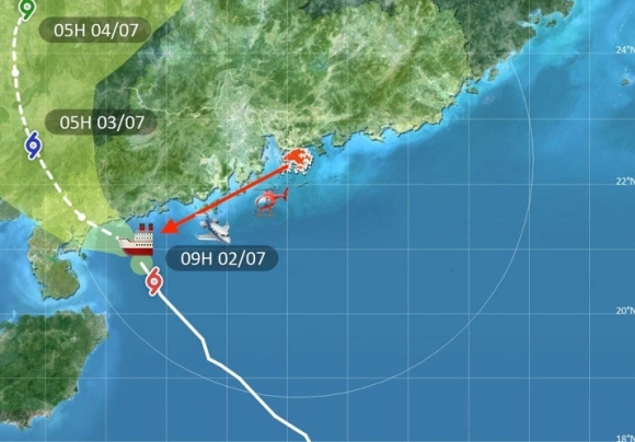 Vị trí tàu Fujing001 gặp nạn khi hoạt động gần tâm bão Chaba ngày 2/7. Đồ họa: Cơ quan Hàng không Công vụ Hong Kong.