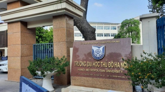 Vụ giảng viên Đại học Thủ đô Hà Nội bị tố sàm sỡ nữ sinh: Hé lộ động thái của nhà trường - Hình 2