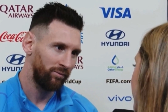 Nữ phóng viên khiến Messi xúc động sau chiến thắng tại World Cup - Hình 1